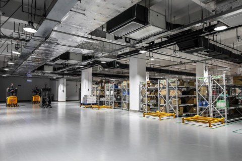 Visuel domaine logistics retail