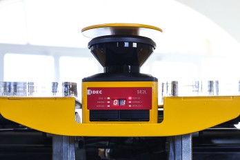 Le SE2L d’IDEC est le plus petit scanner laser de sécurité au monde. Il garantit la sécurité des personnes évoluant autour des robots mobiles. Le SE2L d’IDEC est le plus petit scanner laser de sécurité au monde. Il garantit la sécurité des personnes évoluant autour des robots mobiles.