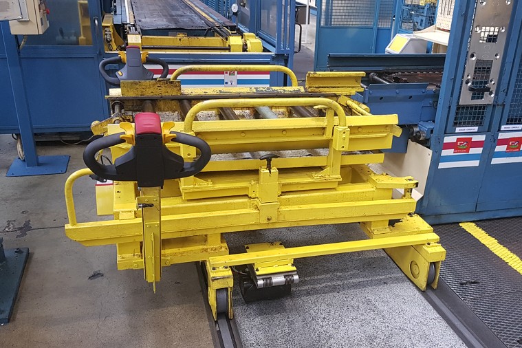 realisation serie 150 Förderband in der Autoindustrie